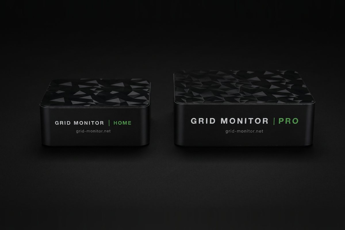 Grid Monitor Home і Pro поруч у чорних гранованих корпусах